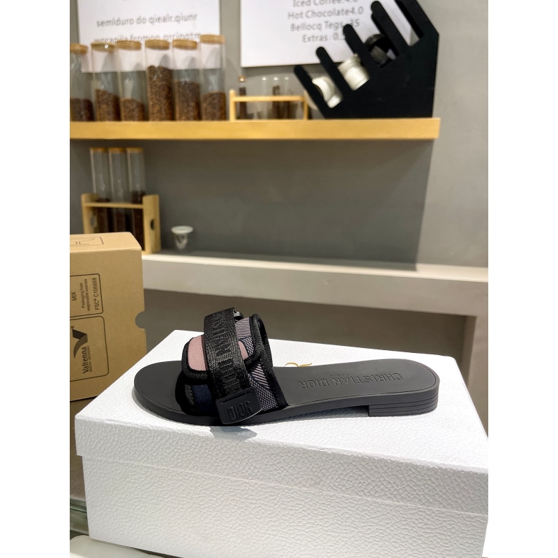 ch**an D*or slippers
